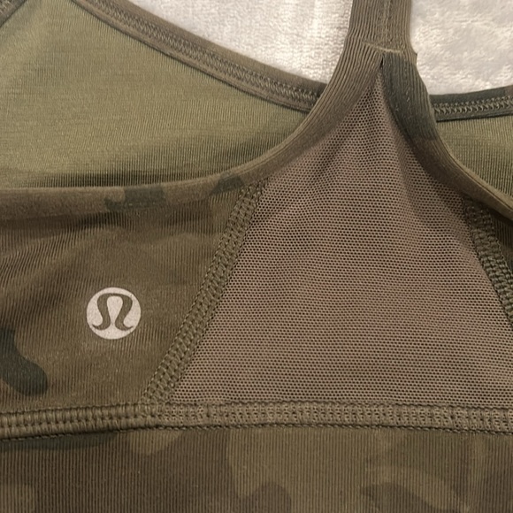 Lululemon camouflage print sport bra - Picture 4 of 4